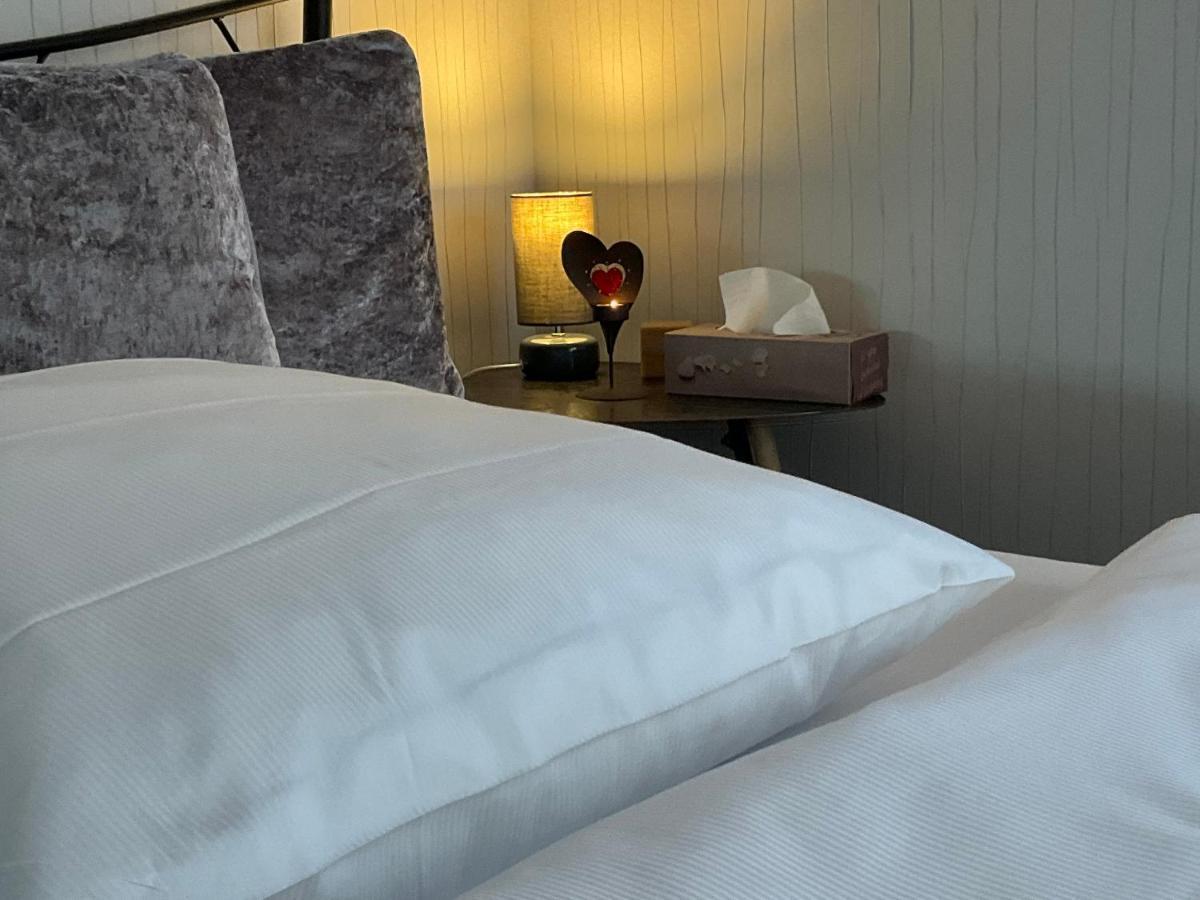 Privartzimmer 'Ausfahrt Freihalten' 胡苏姆 外观 照片